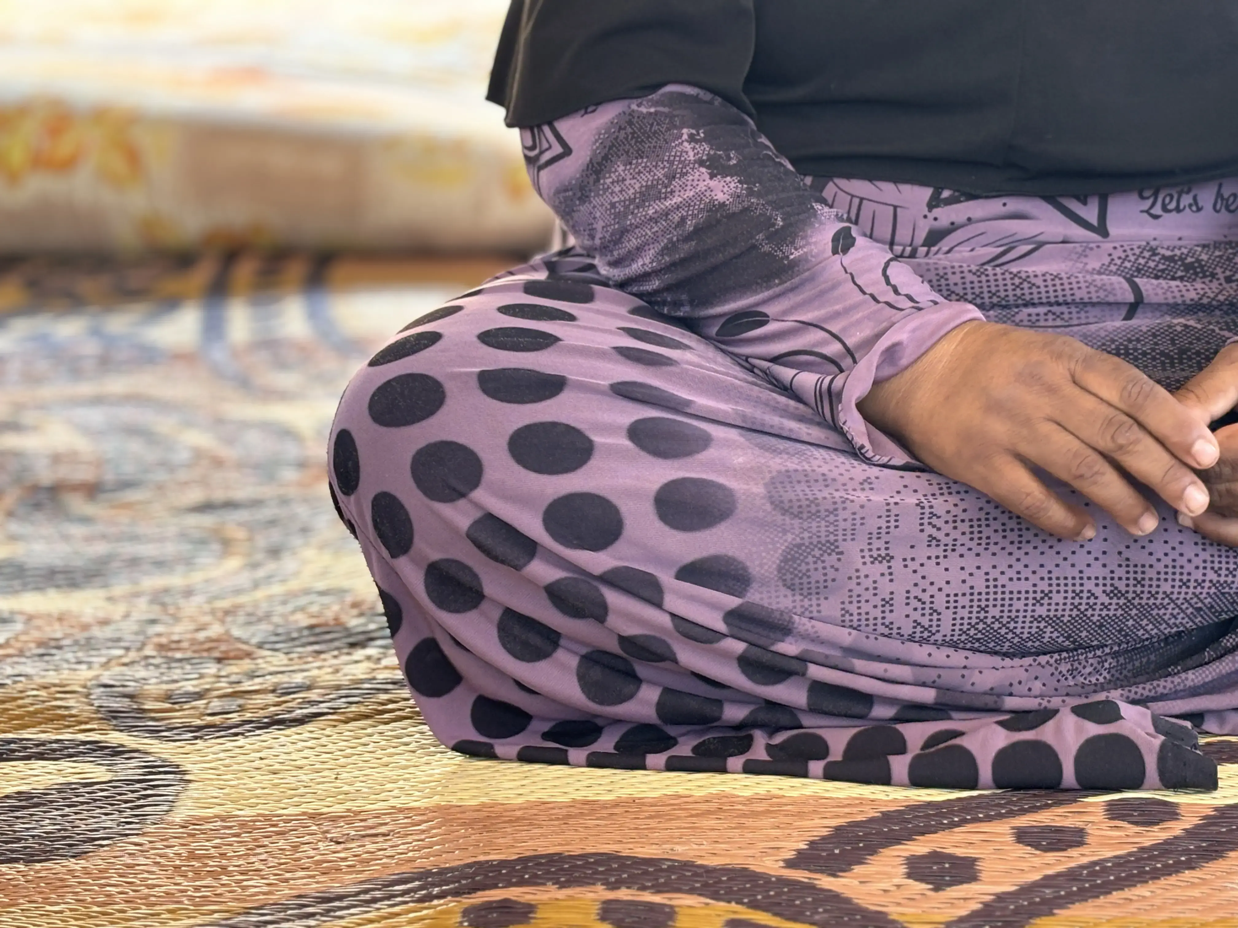 Tent chats offer a safe space for women and girls working as seasonal agricultural workers to share their personal experiences with child, early, and forced marriages. Photo: UN Women / Nilüfer Baş