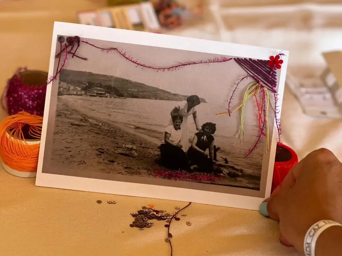 Activists, youth, and people from different backgrounds embroider old photos and share their own stories and memories during workshops facilitated by Damla Sandal, organized by UN Women Türkiye. Photo: Ender Baykuş/UN Women